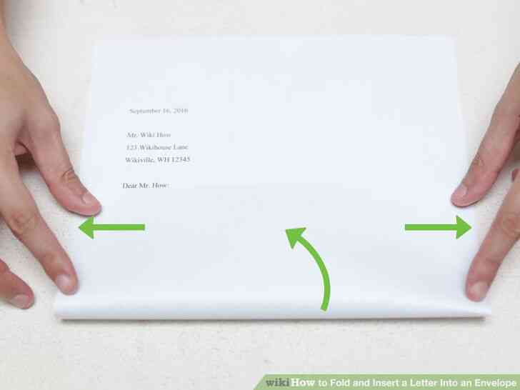Image intitulée Plier et Insérer une Lettre Dans une Enveloppe à l